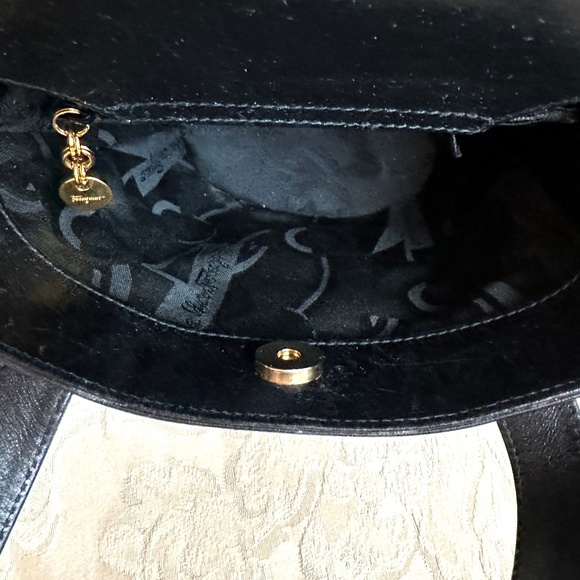 Salvatore Ferragamo black leather bucket bag - Picture 14 of 16